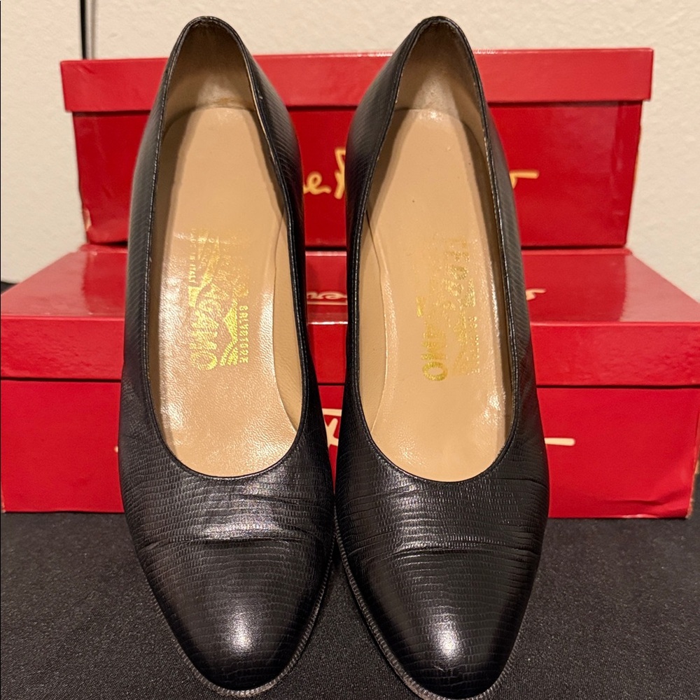 Vintage - Salvatore Ferragamo Black Leather Heels